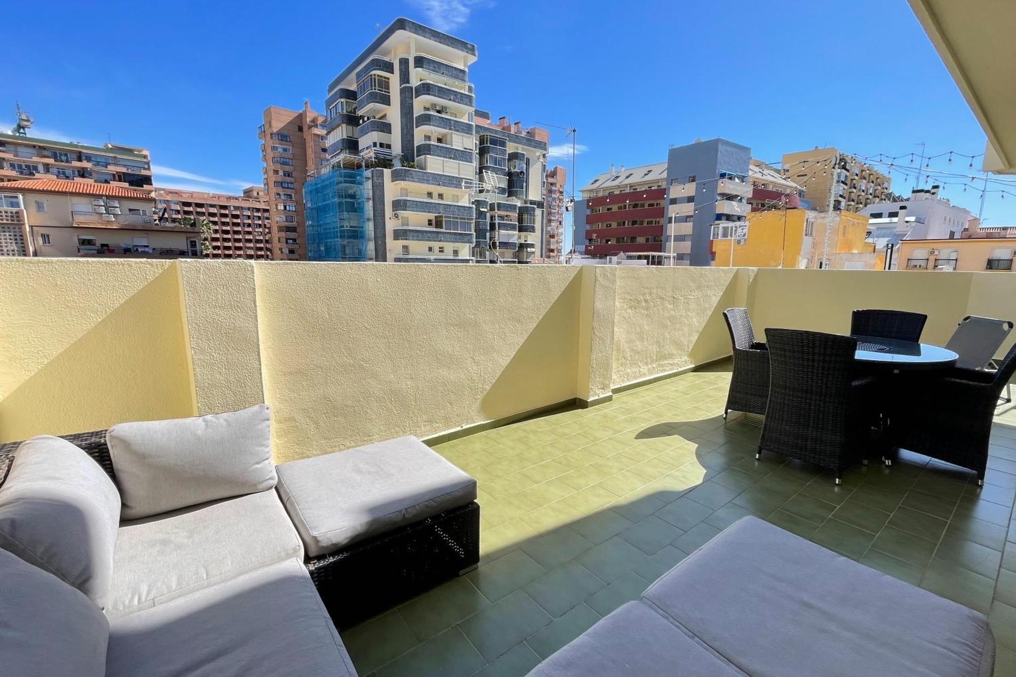 2 Bedroom 2 Bathroom Apartment In The Heart Of Fuengirola With Big Terrace And Free Parking Space Close To Beach Bagian luar foto