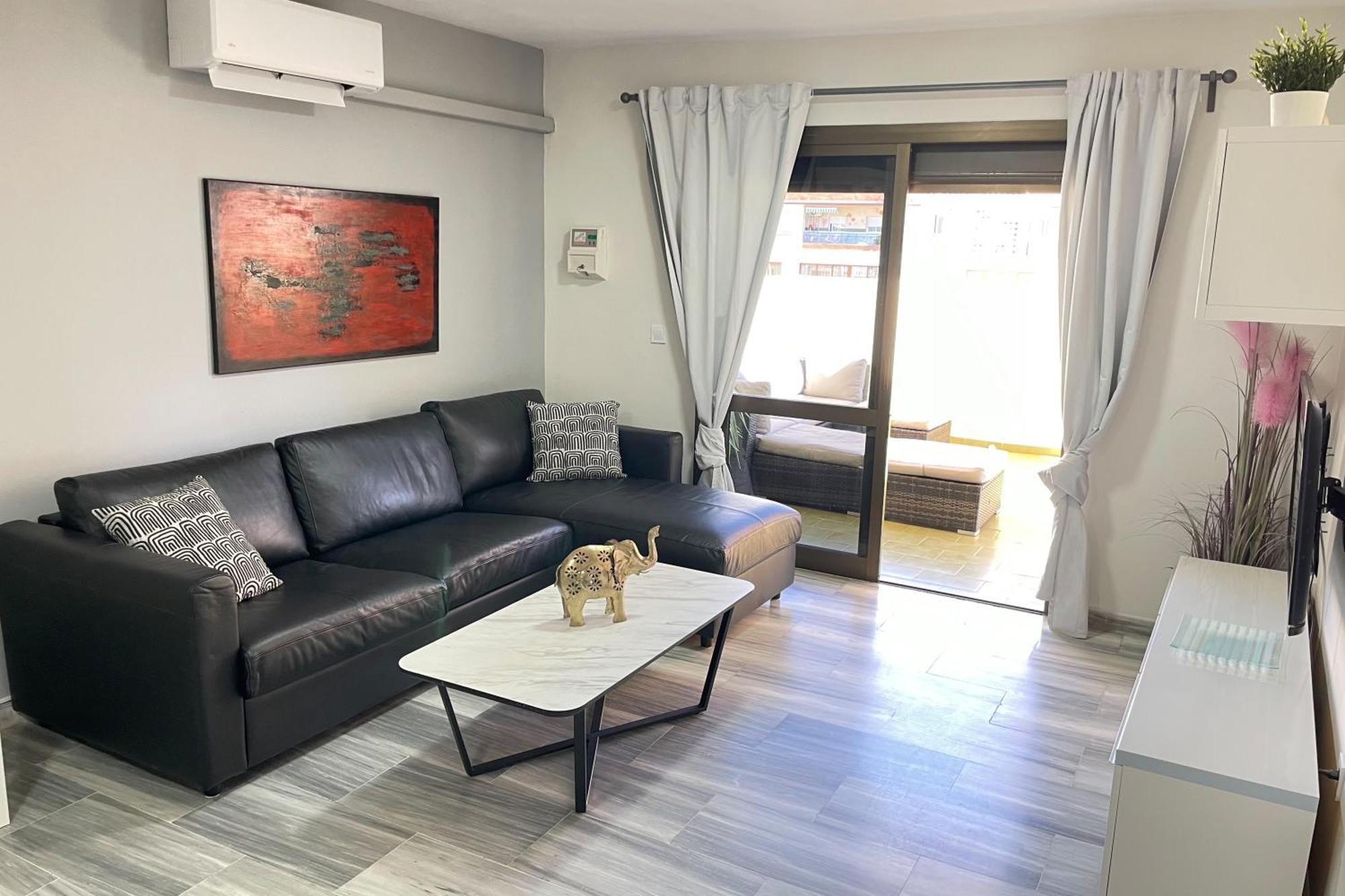 2 Bedroom 2 Bathroom Apartment In The Heart Of Fuengirola With Big Terrace And Free Parking Space Close To Beach Bagian luar foto