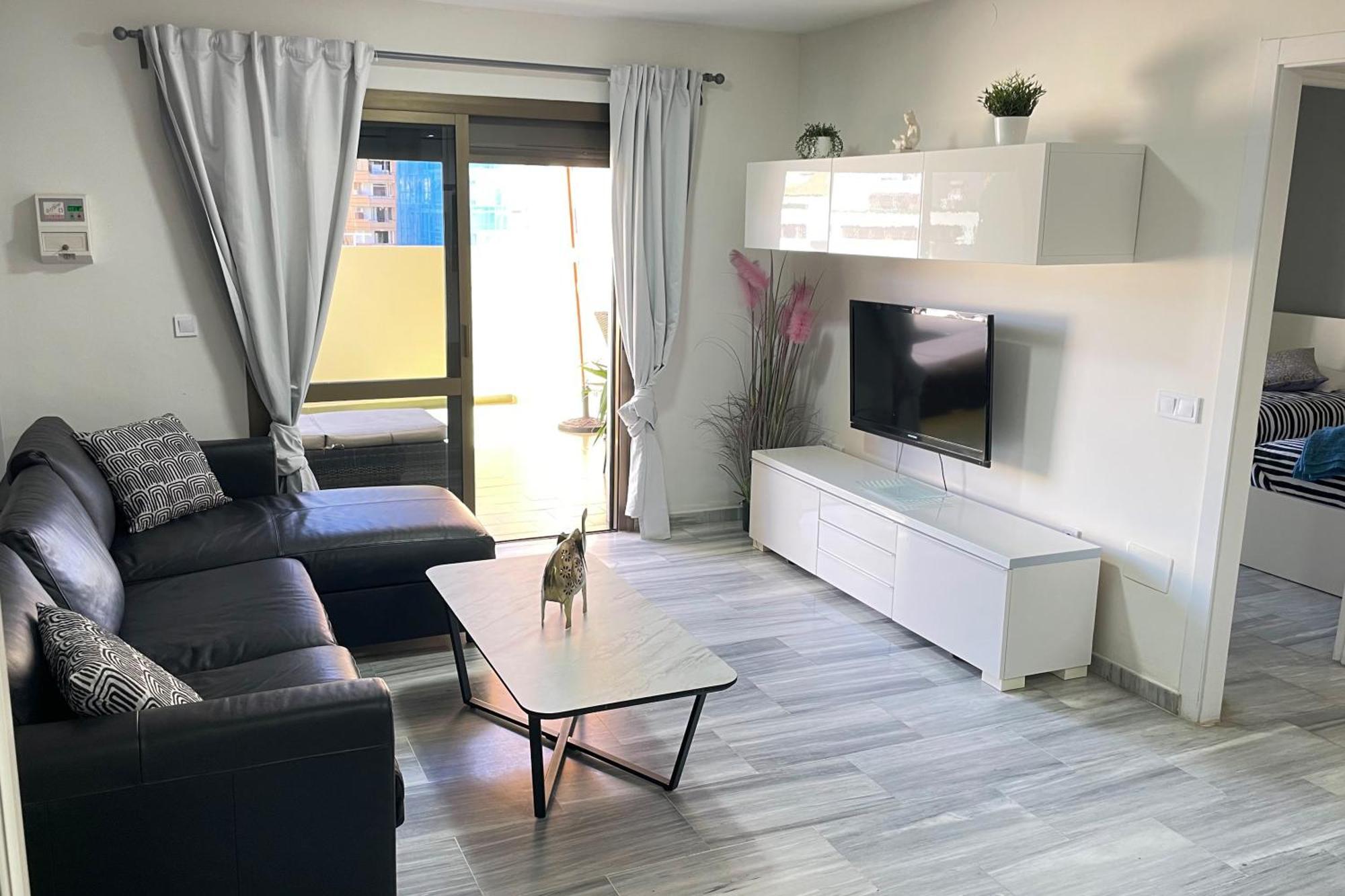 2 Bedroom 2 Bathroom Apartment In The Heart Of Fuengirola With Big Terrace And Free Parking Space Close To Beach Bagian luar foto